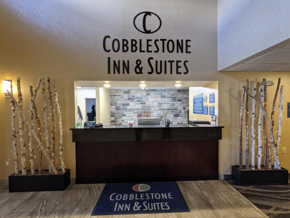 Cobblestone Inn & Suites - Merrill Екстериор снимка