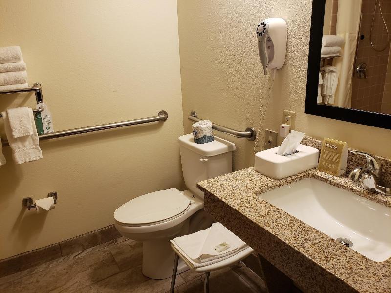 Cobblestone Inn & Suites - Merrill Екстериор снимка