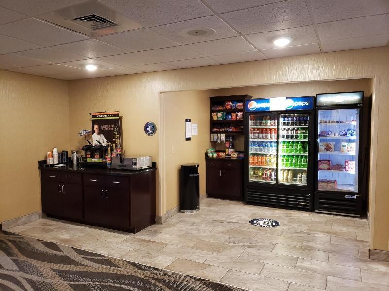 Cobblestone Inn & Suites - Merrill Екстериор снимка
