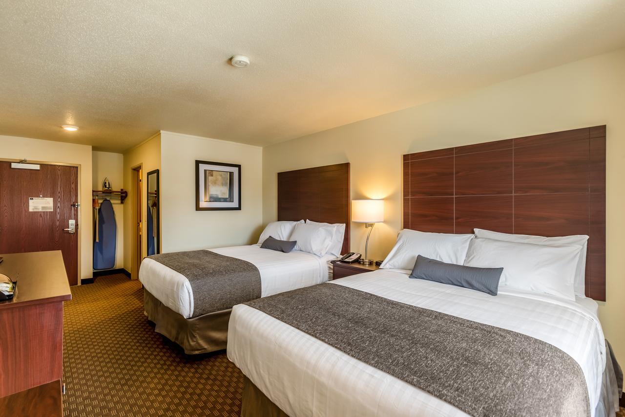 Cobblestone Inn & Suites - Merrill Екстериор снимка